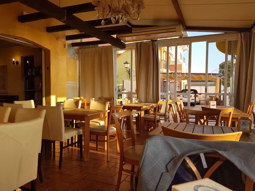 Pizzer&iacute;a Blanca Paloma &ndash; Puerto Sherry