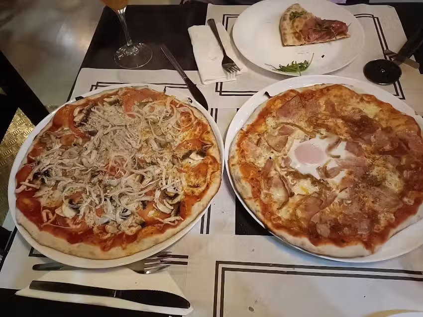 Pizzer&iacute;a fusi&oacute;n trattoria