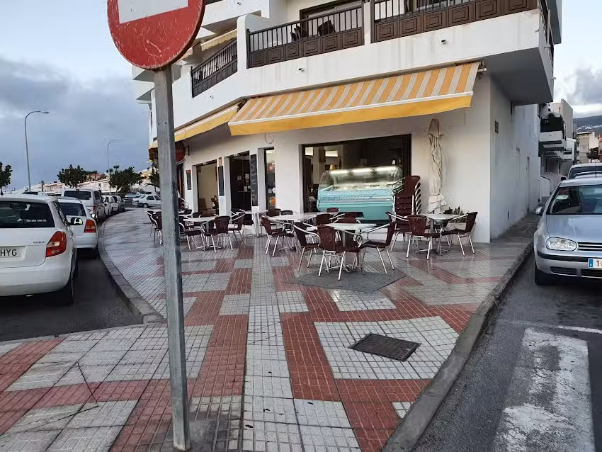 Pizzer&iacute;a Helader&iacute;a La Cremer&iacute;a