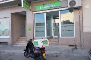 Pizzer&iacute;a La Artesana