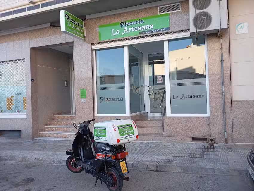 Pizzer&iacute;a La Artesana