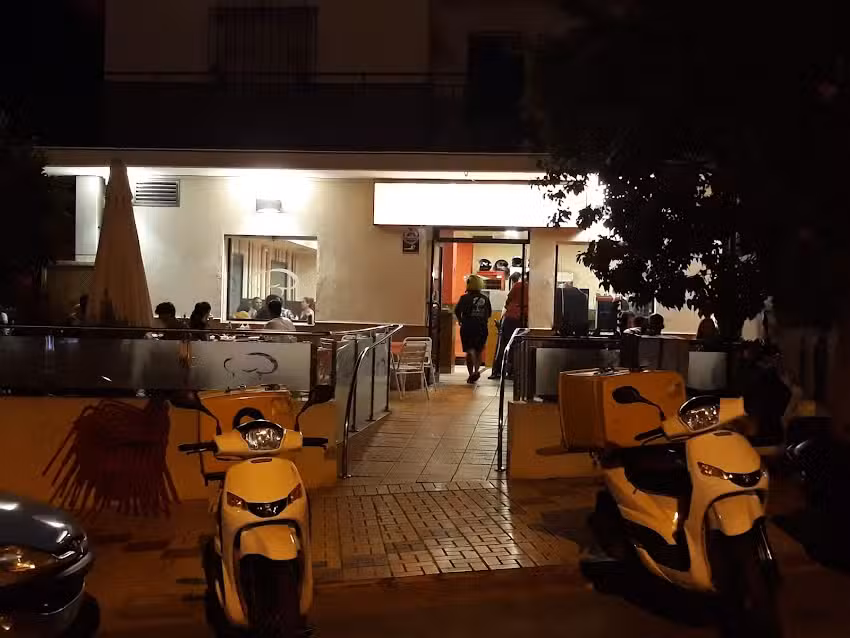 Pizzer&iacute;a La Caprichosa