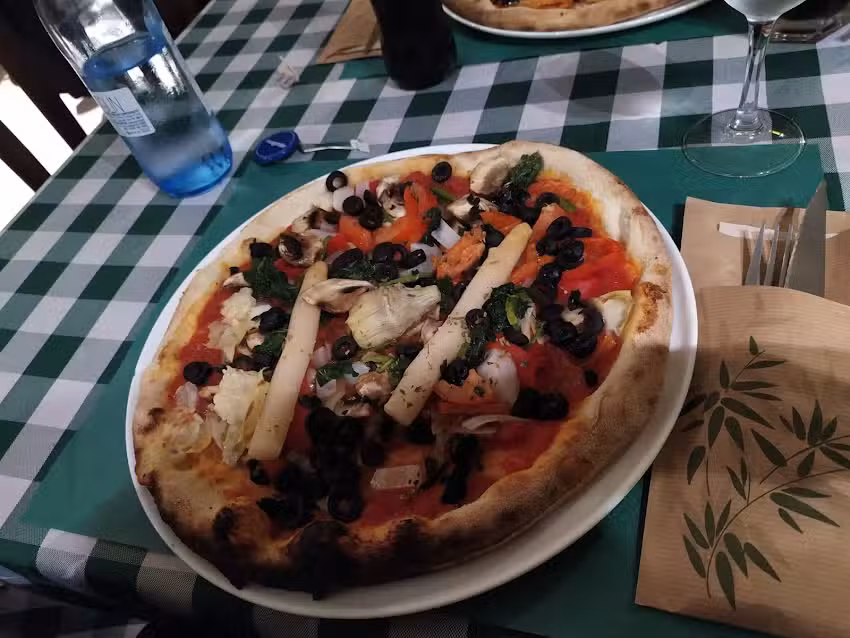 Pizzer&iacute;a La Giara