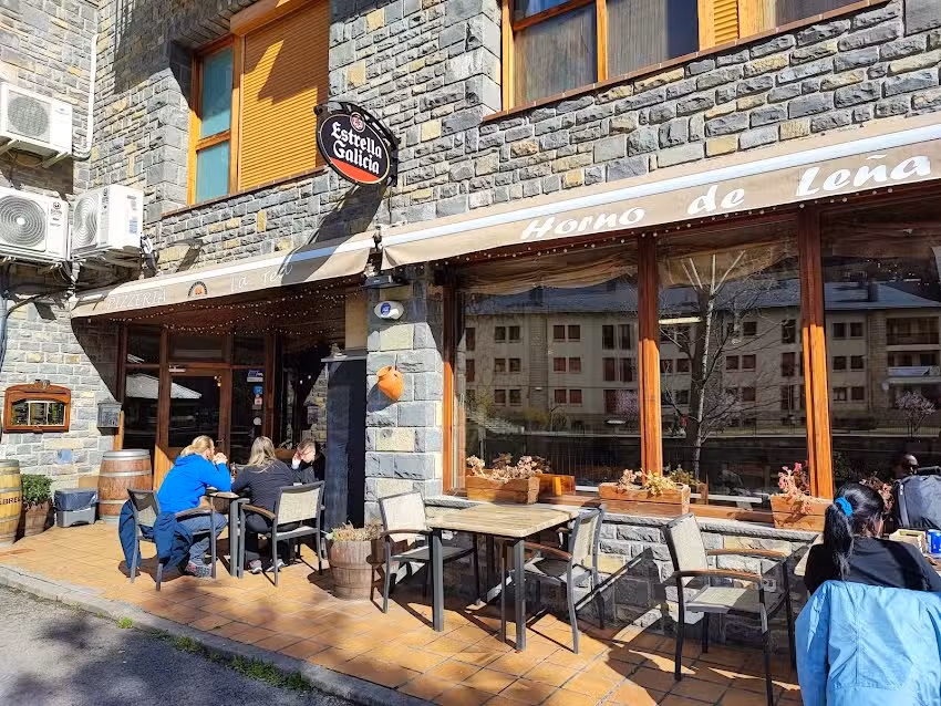 Pizzer&iacute;a la Tea de Broto