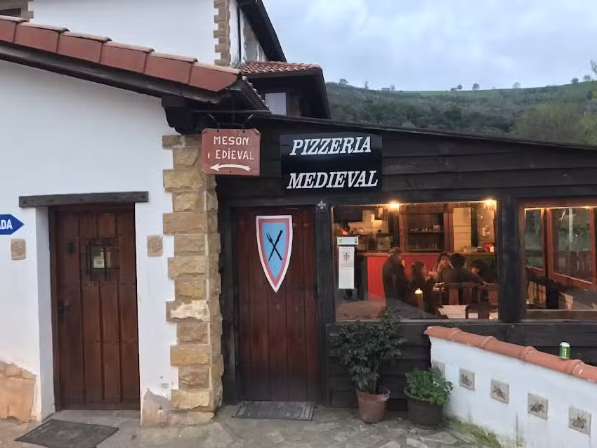 Pizzer&iacute;a Medieval El Collado de las Lobas