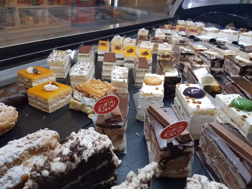 Pizzer&iacute;a &ndash; Panader&iacute;a Aracelitana