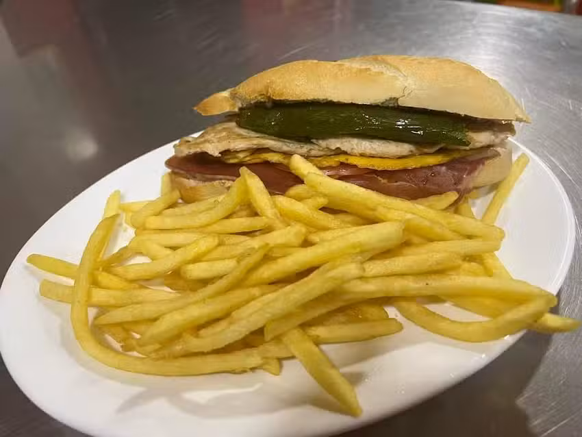 Pizzer&iacute;a Pep&iacute;n y yolanda