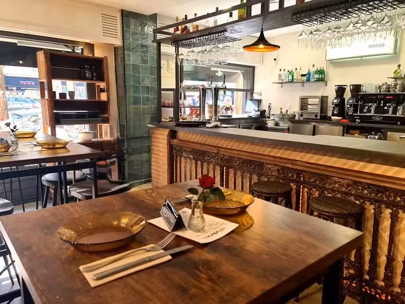 Poder&iacute;o Taberna Picaresca