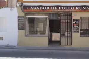 POLLOS AL CARB&Oacute;N OLIVIA