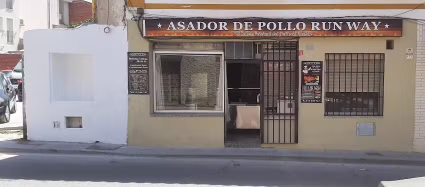POLLOS AL CARB&Oacute;N OLIVIA
