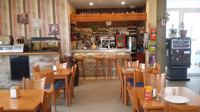 Port d&rsquo;Esclany&agrave; Centro Polivalente de Esclany&agrave;