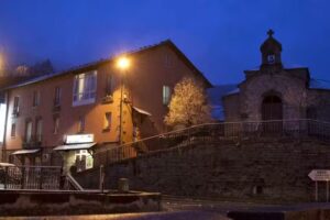 Portal de Le&oacute;n Mati Apartahotel