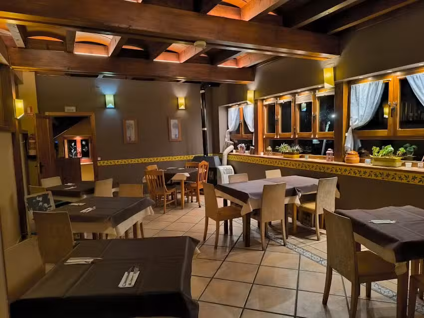 Posada Restaurante de Serrada en Puentes Viejas