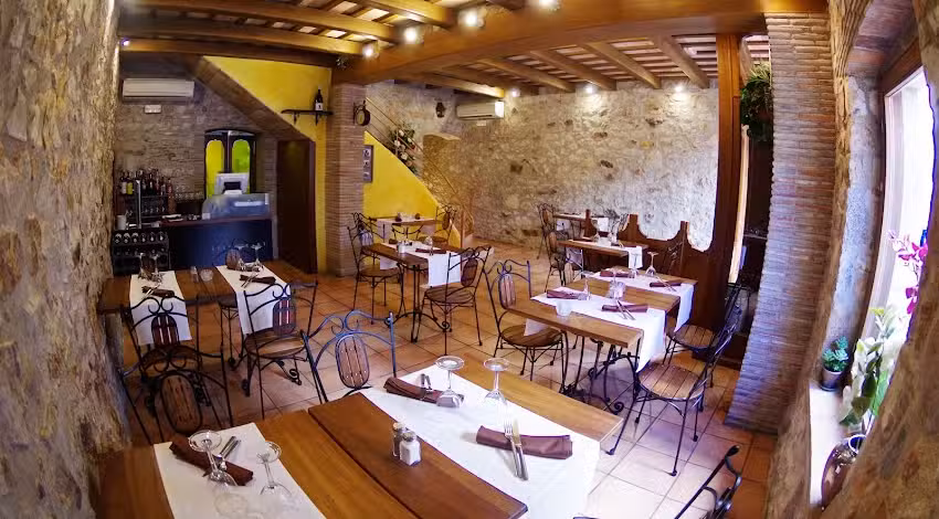 Pou de la Vila Restaurant