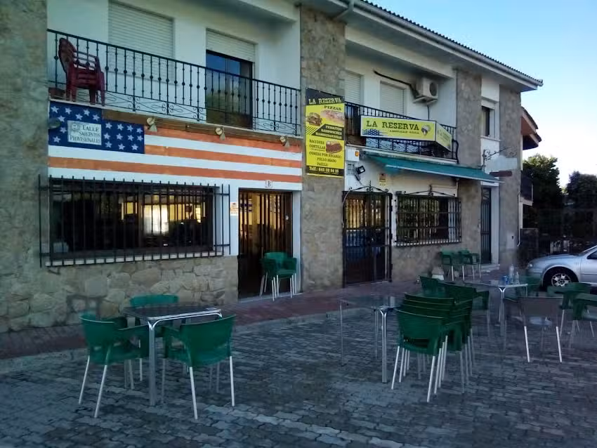 Pub-Bar LA RESERVA AMERICAN GRILL.