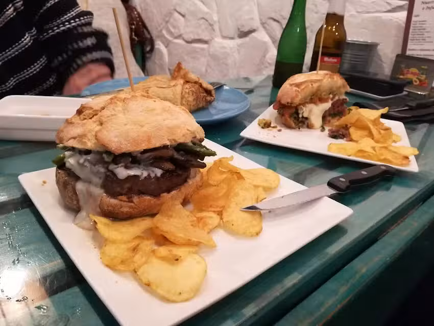 Pura Vida Crepes Burger