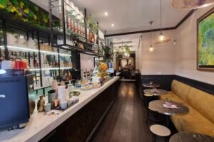 Pura Vida Restaurante y Caf&eacute;