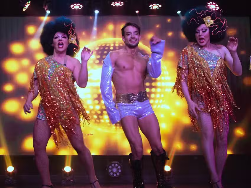 Queenz Cabaret Restaurant