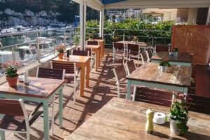 Quince restaurante y cantina