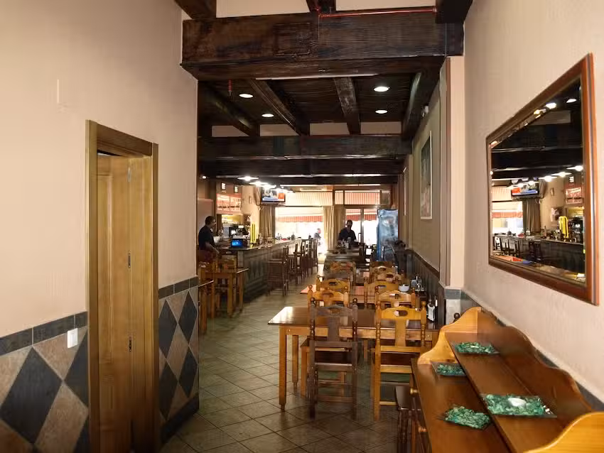 Raciones en Almendralejo Mes&oacute;n Pata Negra