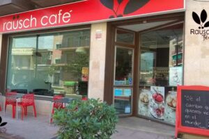 ra&uuml;sch caf&eacute; | Cafeter&iacute;a l Helader&iacute;a | Elaboraci&oacute;n batidos de fruta natural | Elaboraci&oacute;n postres | T&eacute; l