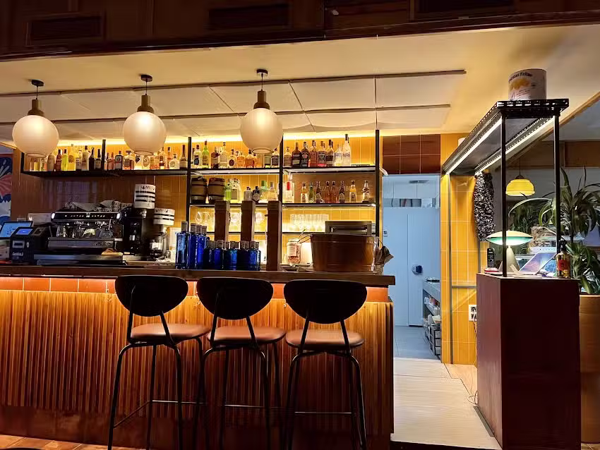 Rauxa &ndash; Restaurant Bodega Contempor&agrave;nia