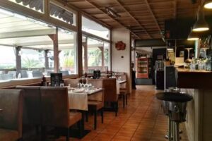 Rayuela resto & grill