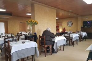 Restaurant 9 Can Merla