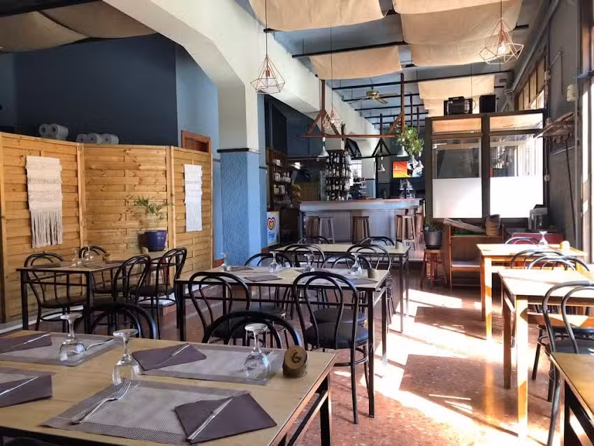 Restaurant 9 Llohis