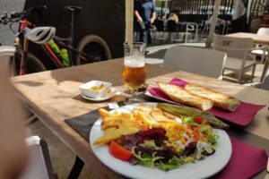 Restaurant A Dues Rodes