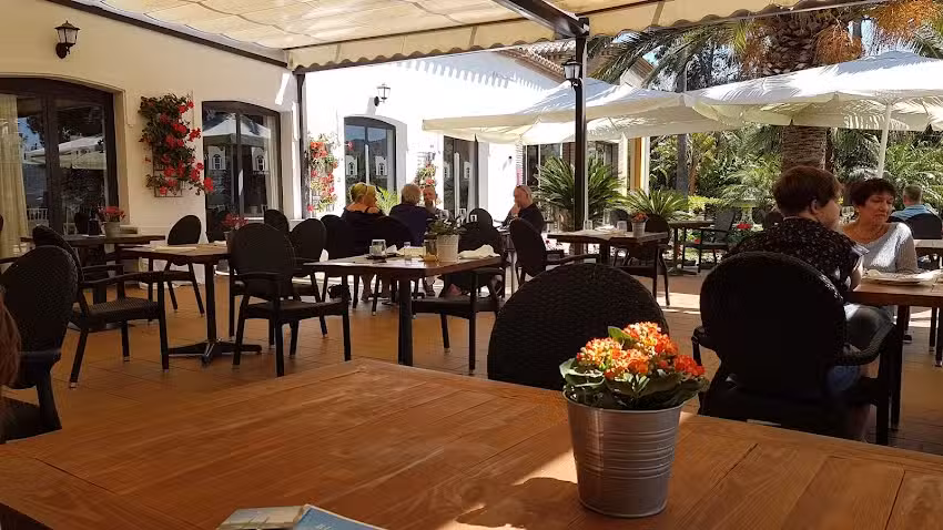 Restaurant B Bou Hotel La Vi&ntilde;uela & Spa