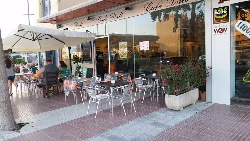 Restaurant &ndash; Caf&egrave; Dal&iacute;