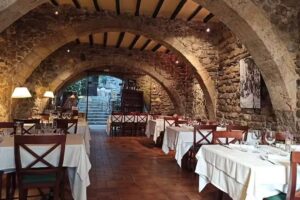 Restaurant C&uacute;ria Reial