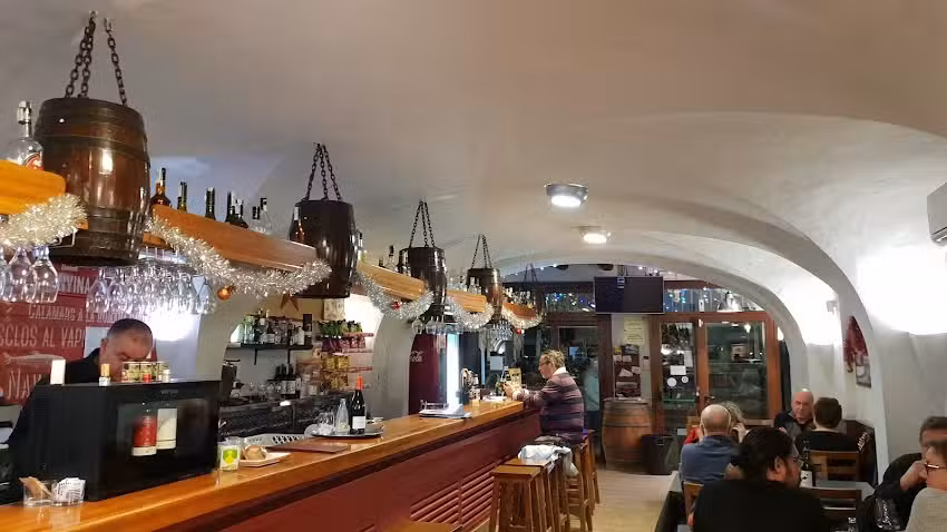 Restaurant El Caim&aacute;n Roses