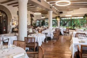 Restaurant i Hotel Boutique &laquo;Hostal de la Pla&ccedil;a&raquo; a Cabrils