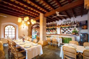 Restaurant Mas Roquer &ndash; (En VILANOVA PARK)