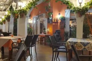 Restaurant Mes&oacute;n Los Porches