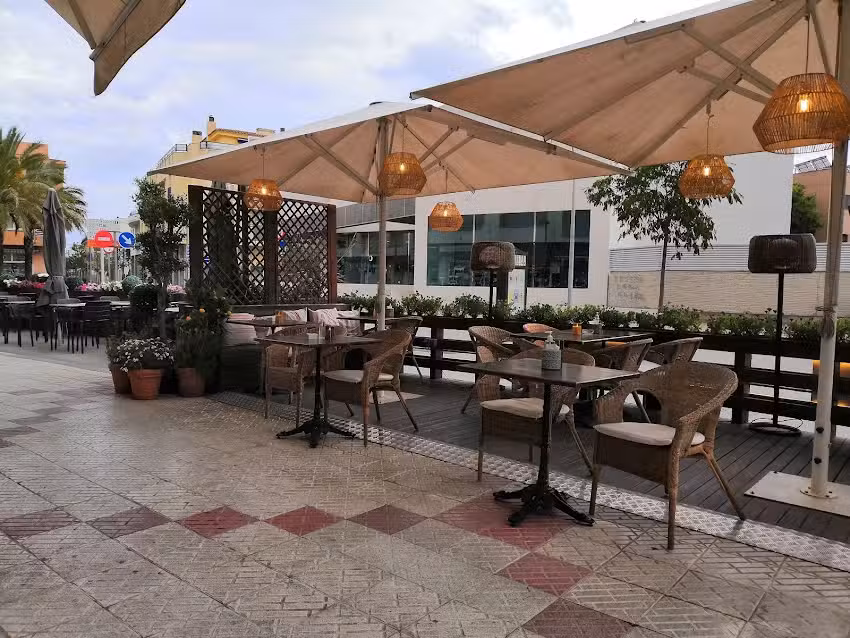 Restaurant Pizzer&iacute;a L&rsquo;Italiana en Llan&ccedil;&agrave;