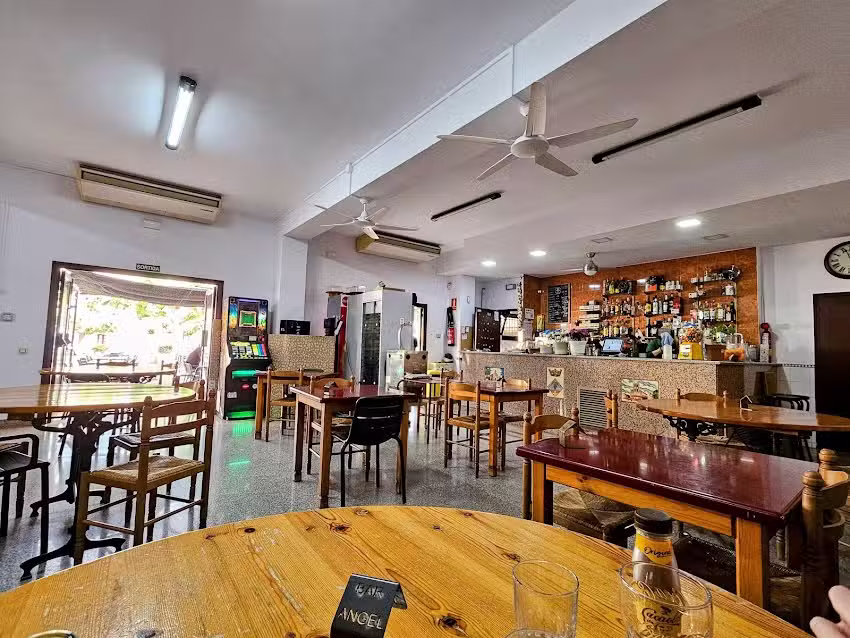 Restaurant Societat d&rsquo;Avinyonet de Puigvent&oacute;s