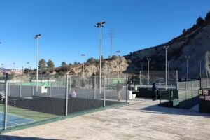 RESTAURANT TOP TENNIS & CRISS