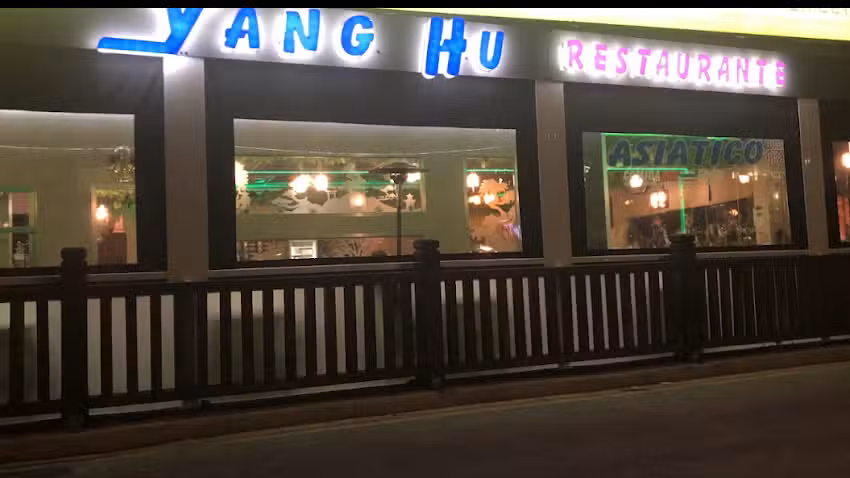 Restaurant Yang Hu As&iacute;an kitchen