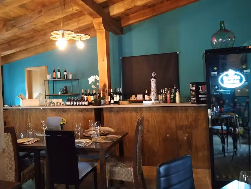 Restaurante Alg&uacute;n Lugar