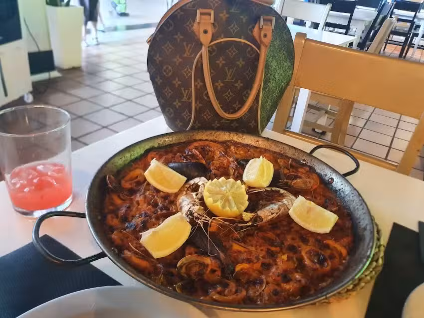 Restaurante Arroces Y Carnes