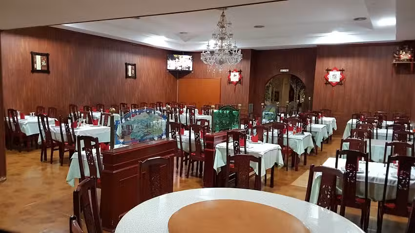 RESTAURANTE ASI&Aacute;TICO FAMILIA QU
