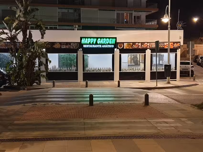 Restaurante asi&aacute;tico &laquo;Happy Garden&raquo;