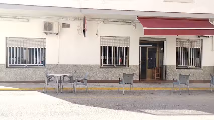 RESTAURANTE. AVENIDA