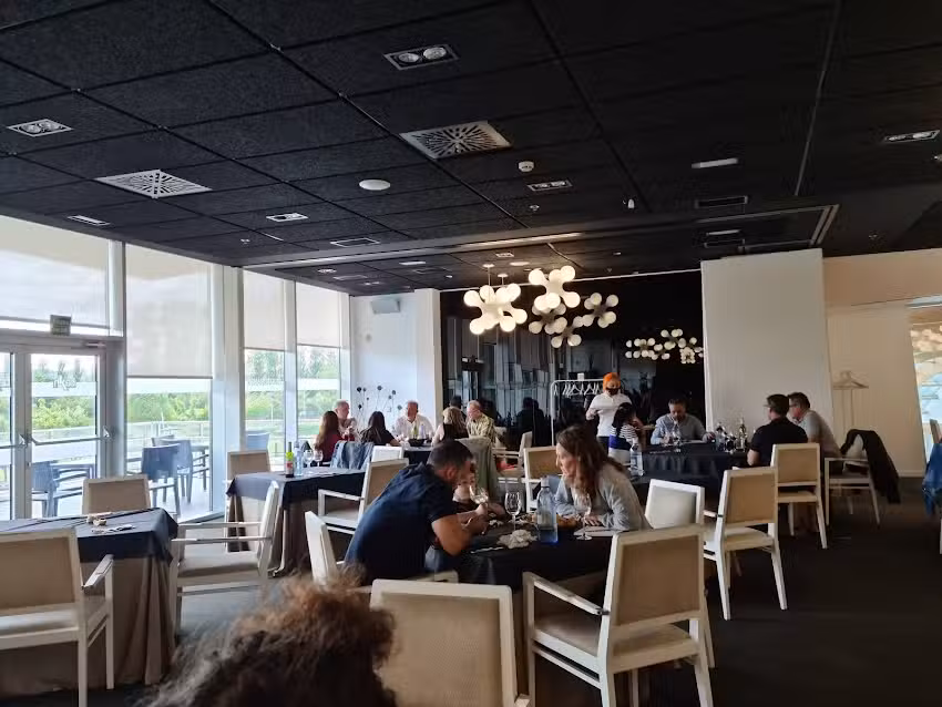 Restaurante BAKH