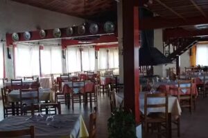 RESTAURANTE BAR AREA 124 MOTEL SAÚCA