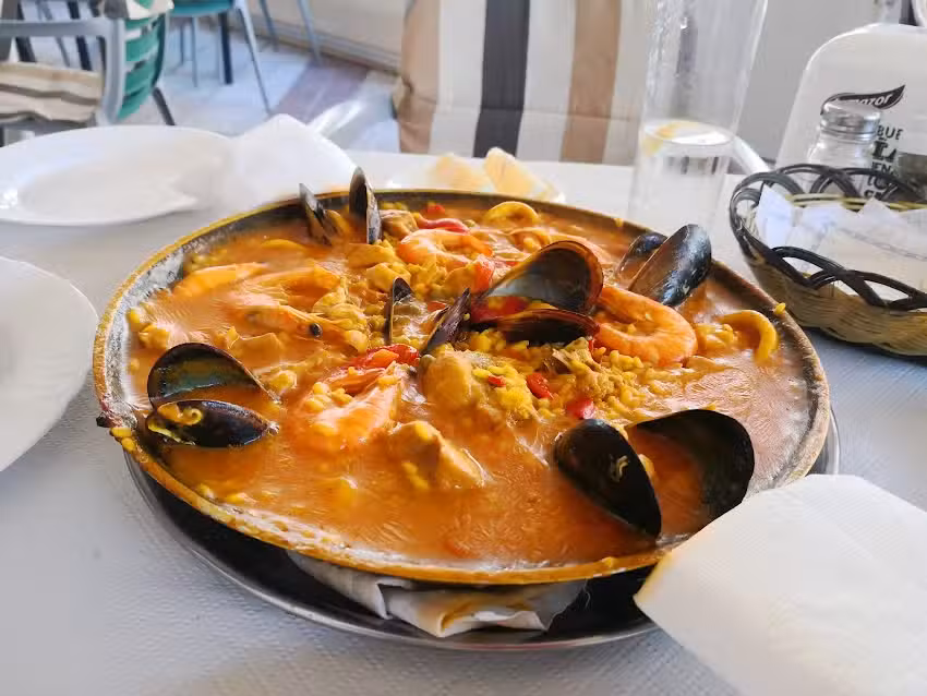 Restaurante Bar La Fuente casa Manolo (SINDY)