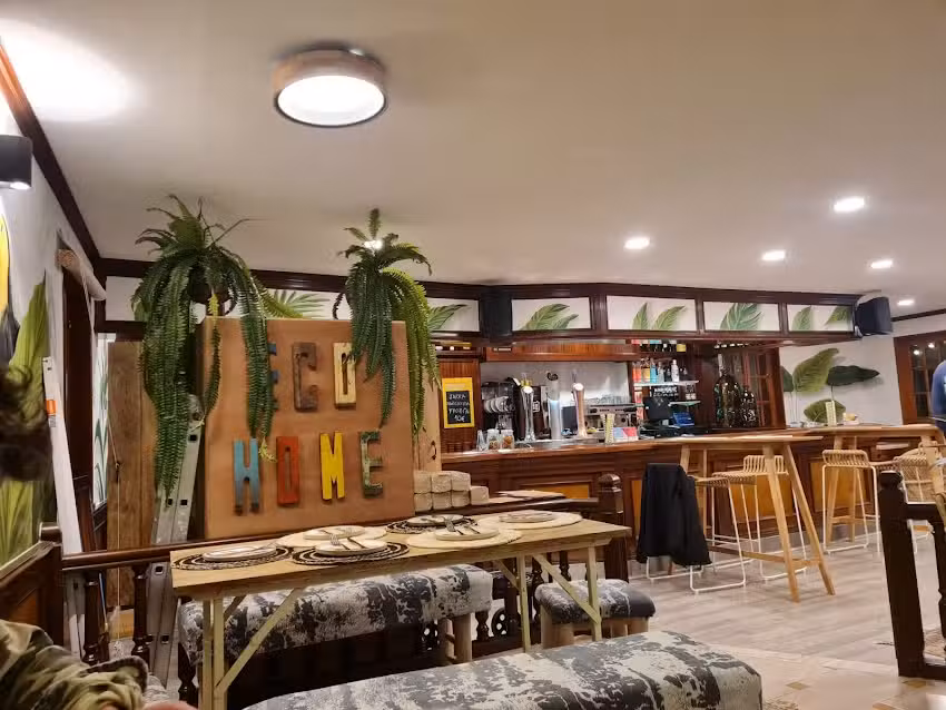 Restaurante Bien Padre &ndash; Playa Madre ft. Gamberros FC